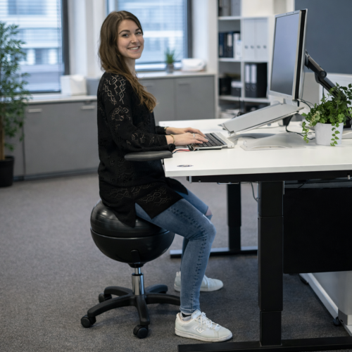 Balancestol med låsbare hjul og justerbar højde