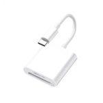 Kompakt USB-C kortlæser med plug & play funktion til mobil og tablet.